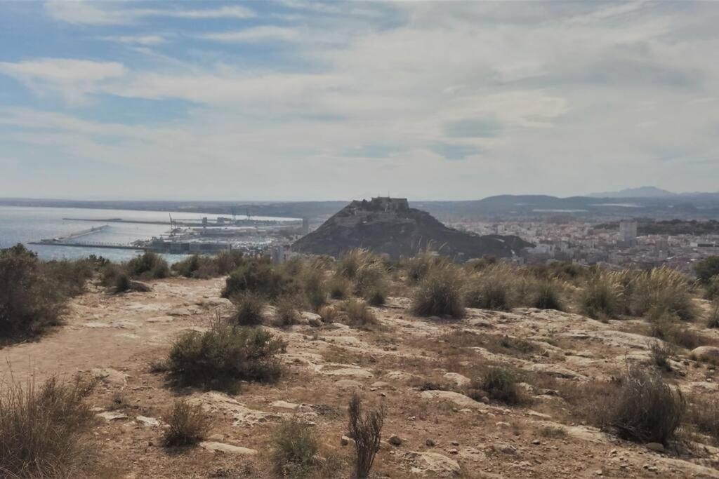 Modern Flat At Garbinet With Wifi Apartment Alicante Luaran gambar